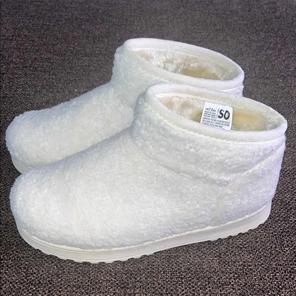 Women’s SO Cozy Sherpa Booties Size 7.5